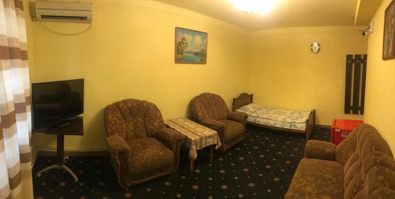 Best Hostel Republic Square Yerevan Luaran gambar